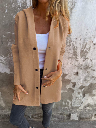 Malin | Strikkevest med knapper og hette